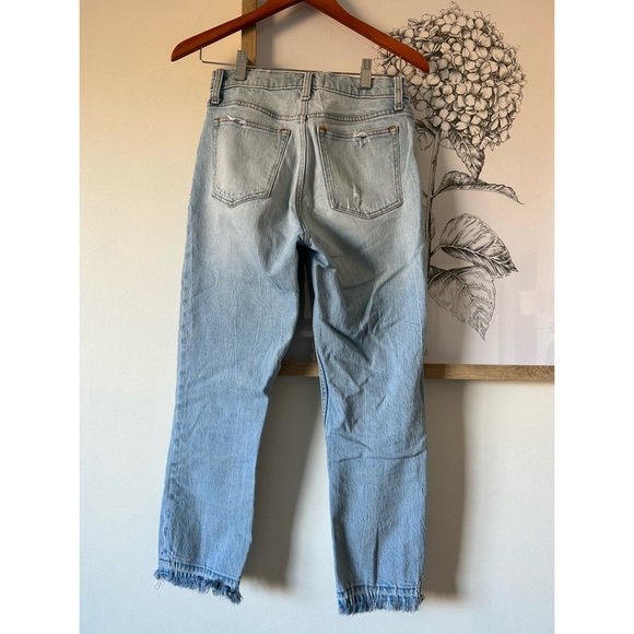 Abercrombie & Fitch high rise mom Jean (short) - Picture 2 of 4